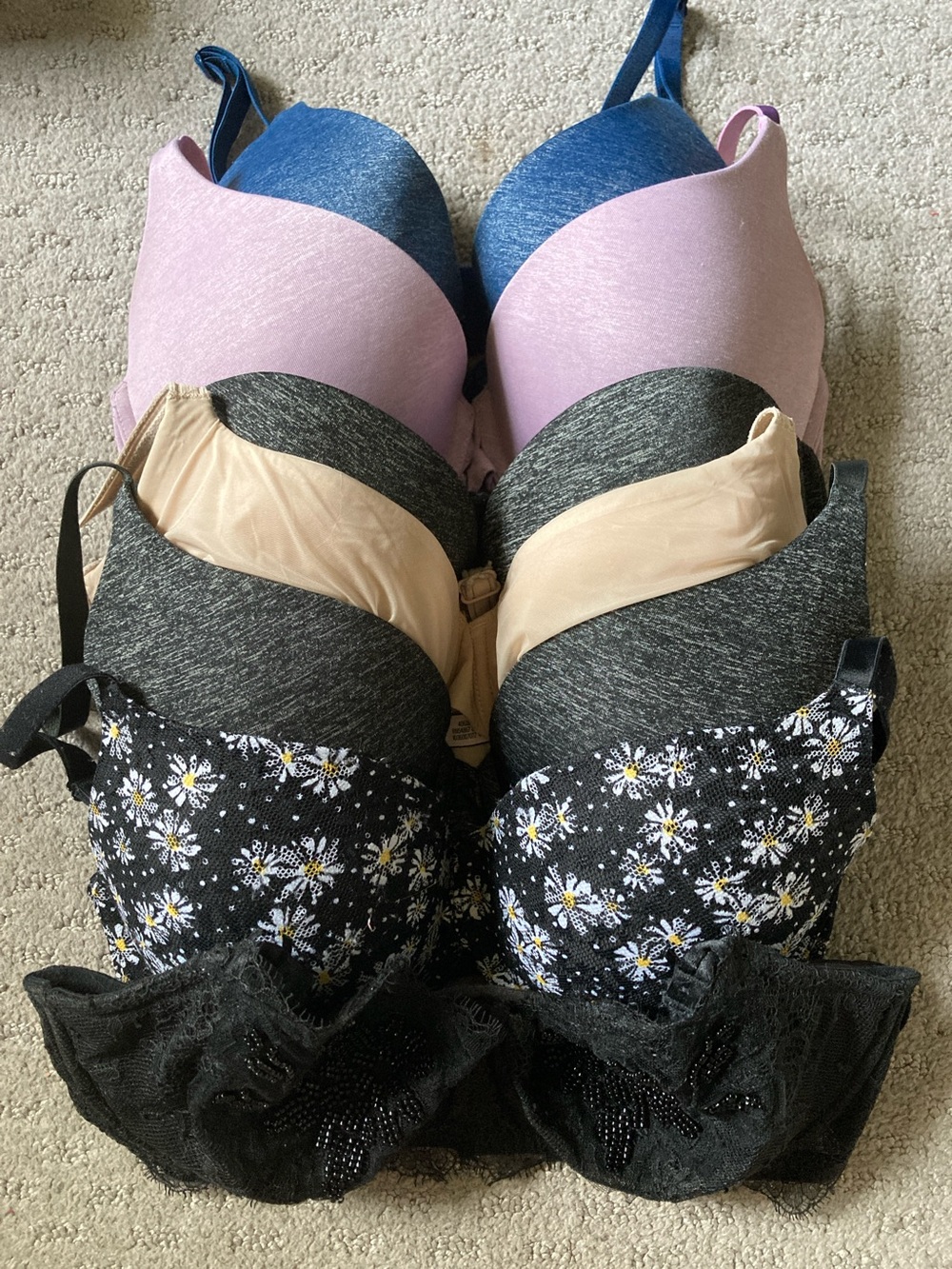 Lot of (7) Size 32DD Victoria's Secret bras.